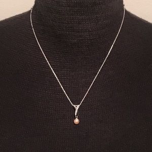 GREAT 🎁 NEW Vantel Pearl Illumination Necklace